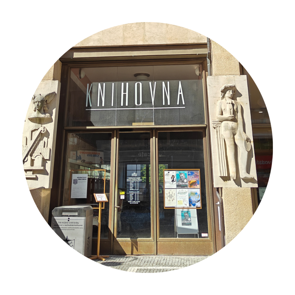 Knihovna Náchod, pohled na hlavní vchod