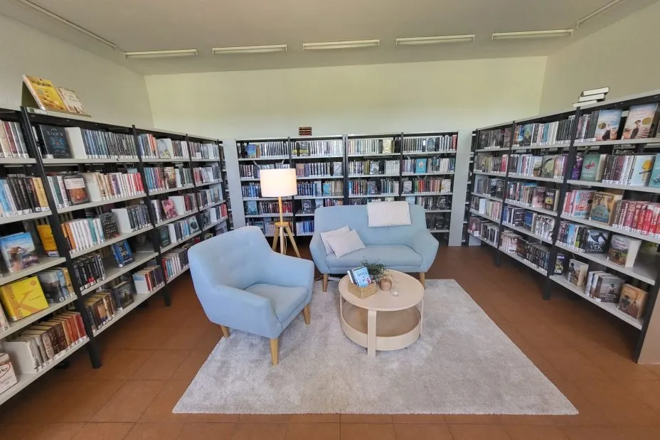 Knihovna roku Královéhradeckého kraje   - Studijní a vědecká knihovna v Hradci Králové