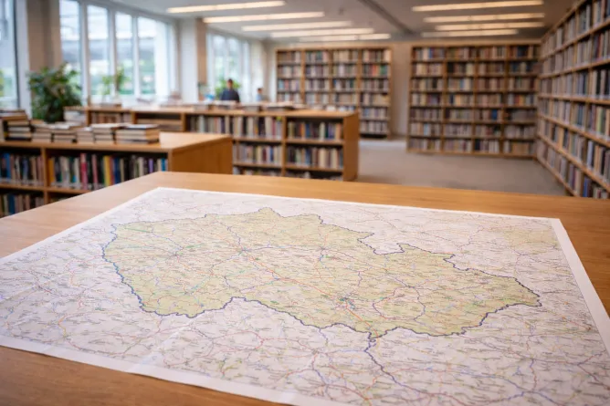 MVS – knihy - Studijní a vědecká knihovna v Hradci Králové